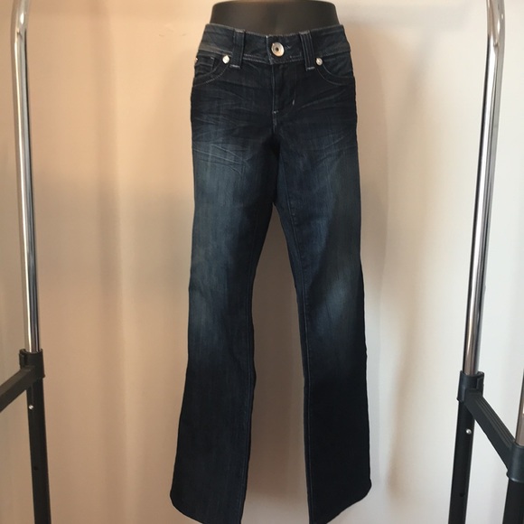 Guess premium daredevil bootcut. Deep indigo wash. Very dressy. - Picture 6 of 16